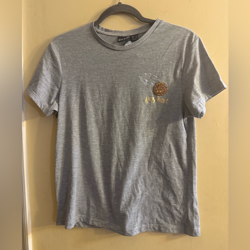 Primark Gray Harry Potter Short Sleeve Tee w/ decorative detail, US size 8
